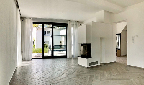 Near Leipzig, south-facing garden EFH, double garage