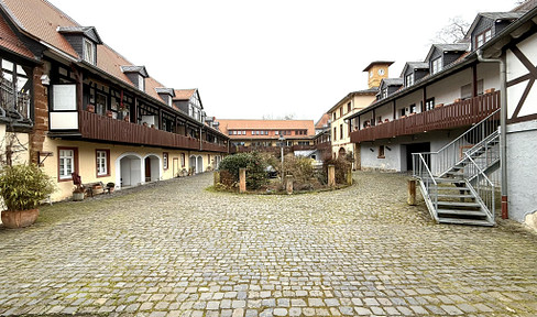 Free of commission- Stylish maisonette in the historic Fronhof