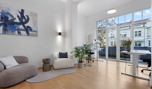 Office space in Hanover-Waldhausen - old building with terrace and parking spaces - brokerage-free