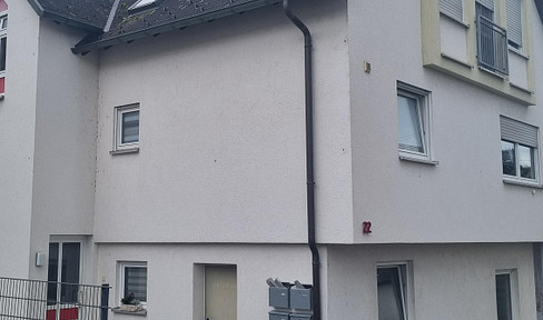 Helle und attraktive Wohnung mit EBK, Tageslichtbad, Balkon und Stellplatz