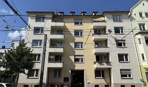 Large 3.5-room apartment in Ulm - 105 m², balcony, parking space, private
