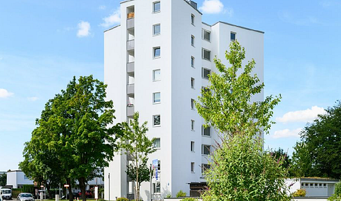 Bright 2-room apartment with balcony & underground parking space - FREE OF PROVISION