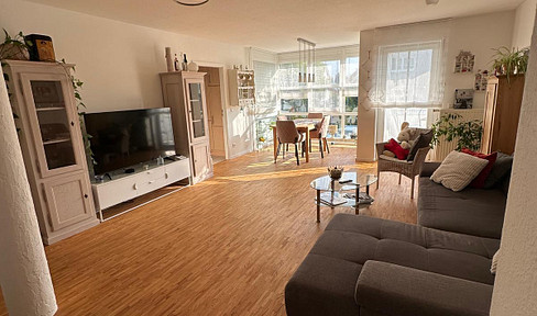 Attractive 4 room apartment with guest WC and underground parking - commission-free