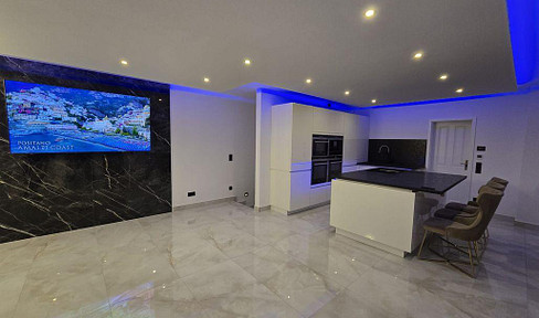 As good as new and high-quality condominium in top location of Hamburg. 4 ZKB 106 sqm. 2x bathroom