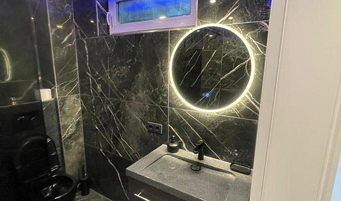 Luxurious 4 room 106 sqm condominium. In mint condition after renovation in top location