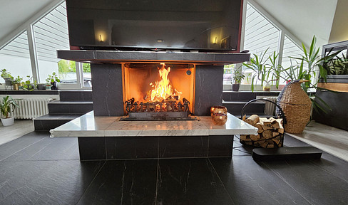 Penthouse close to the city center with large roof terrace - commission-free