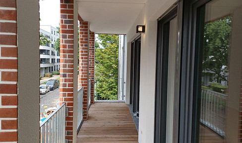 Bright, quiet 2-room apartment with balcony in Karlshorst