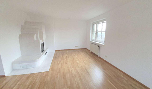 Bright 3-room maisonette with loggia & far-reaching views