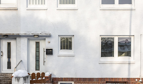 Free of commission! Terraced house in Bremerhaven-Lehe with plenty of space for your visions!