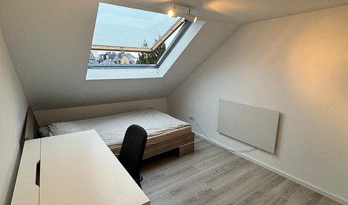 Shared room in 3 girls flat share