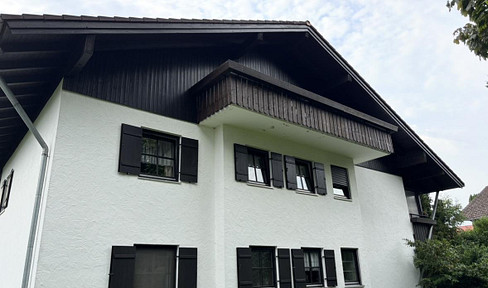 Charmante ruhige 2-Zimmer-Wohnung mit großem Balkon inkl. Tiefgarage zu verkaufen