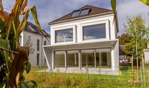 Detached single-family house with possible granny apartment and underground garage