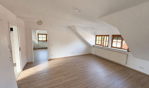 Renovated 2.5-room attic apartment in Ellwangen town center