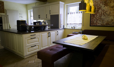 Außergewöhnliches Wohn- und Geschäftshaus nahe Bodensee – Arbeiten & Wohnen mit mediterranem Flair