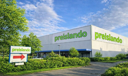 Logistikhalle von 1.700 bis 4.400 m² mit Bürofläche mit Hochregalen