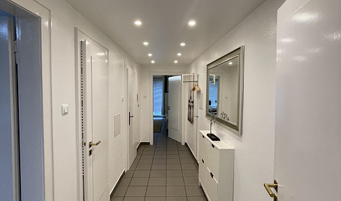 Schöne 2-Zimmer Wohnung (2 Balkone) - Düsseldorf Altstadt nähe Carlsplatz