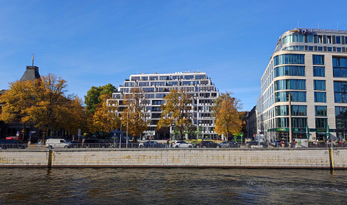 Luxury in the center: quiet apartment with pool, sauna and gym