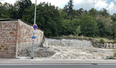 Project development plot with approved terraced house project - ready for immediate construction