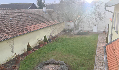 Streckhof mit Baugrund entwickelt