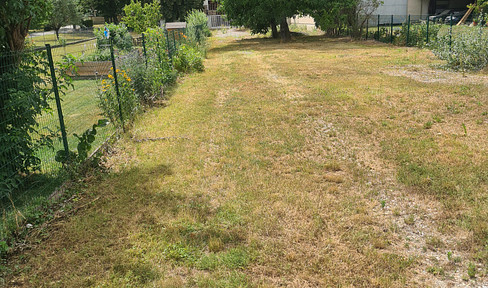 Bauträgergrundstück mit Architektenplanung für 3 Einfamilienhäuser