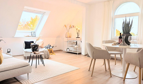 Frisch renovierte 4-Zi.-DG-Wohnung für Anleger (ca. 4,8% Rendite) o. Eigennutzer