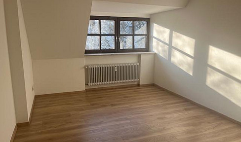 Moderne neu renovierte 2 Zimmer Wohnung