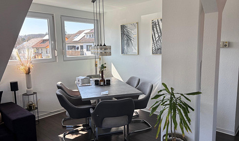 Schöne und helle 2,5 Zimmerwohnung in traumhafter Lage, provfrei!