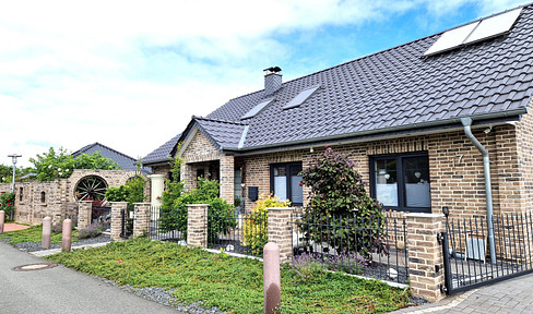 Well-maintained detached house in a traffic-calmed location in Hemmoor, Cuxhaven district
