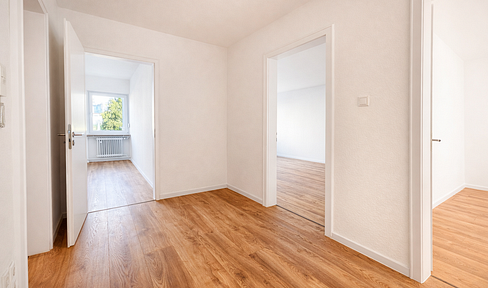 Centrally renovated 3-room apartment with balcony