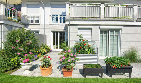 Sonnige Süd-Gartenwohnung in Stadtvilla · Privatgarten & Terrasse · hohe Privatsphäre · TG