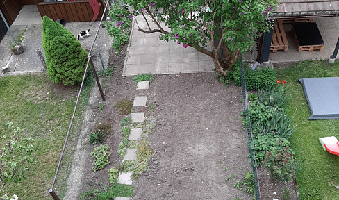 Gemütliche 4-Zimmer-Dachgeschosswohnung mit Garten, provisionsfreie