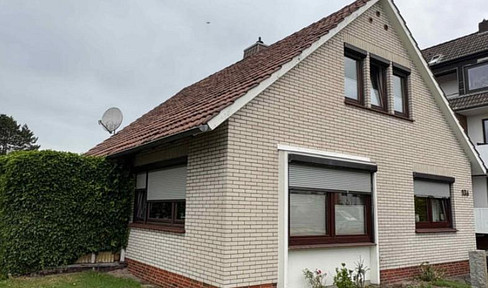 Einfamilienhaus mit Garten und Garage