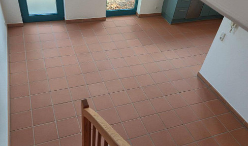 Single maisonette in the south of Frankfurt in Dietzenbach-Steinberg with terrace, EBK, outside parking space