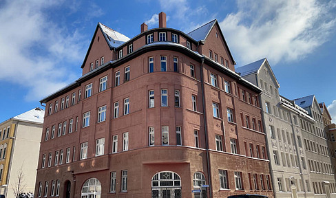 schöne 2 Zimmer-Wohnung - modernisiert - mit EBK - Eigennutzung