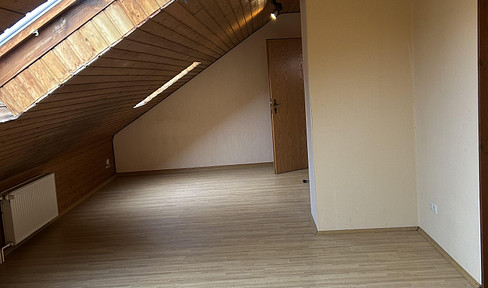 2,5 Zimmer DG Wohnung