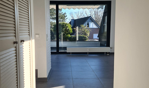 3.5-room top floor maisonette in Wittlaer, sun terrace, fireplace, EBK