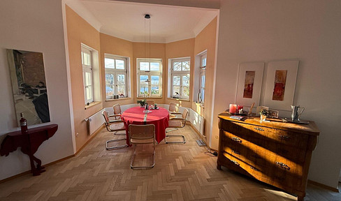 Stilvolle Etagenwohnung mit Panorama-Seeblick in ruhiger Lage in Ammerland