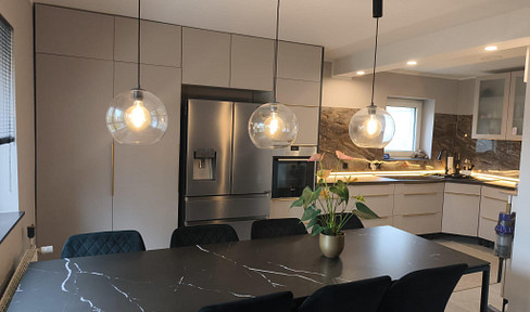 Moderne 5-Zimmer-Wohnung in Düsseldorf-Benrath großer Balkon & Grünfläche von privat, ohne Makler