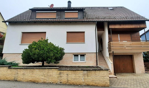 Sehr gepflegtes Ein-/ Zweifamilienhaus in Lomersheim, Garten, Balkon, Garage,