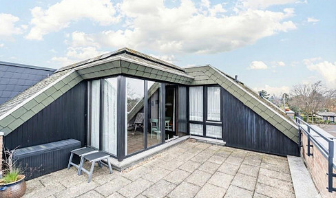 Above the rooftops of Lövenich: First occupancy after modernization! 2-room penthouse with XXL sun terrace