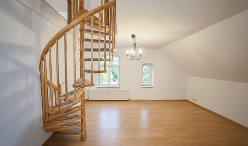 Frisch renovierte Maisonette Wohnung in Plauer Hagen auf großem Grundstück