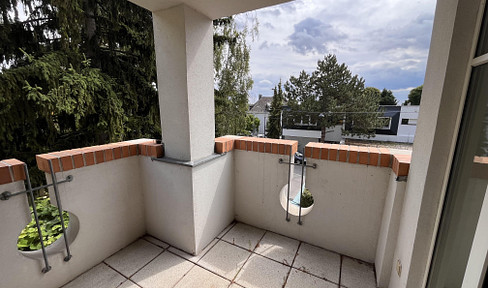 Sonnige 3-Zimmer-Wohnung mit Loggia und Garagenparkplatz