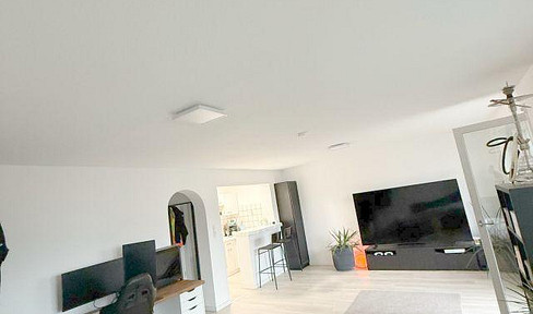 Very nice, bright 1 room apartment with EBK and balcony in Waldbüttelbrunn