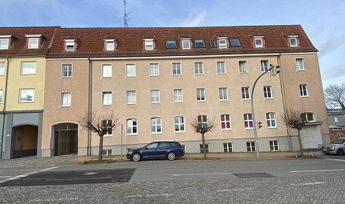 Beautiful 2-room apartment with fitted kitchen and parking space!