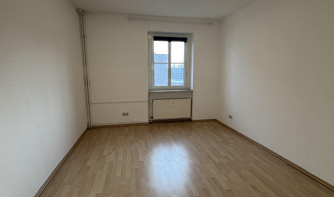 Schöne 2-Zimmer-Wohnung mit Einbauküche und Stellplatz!