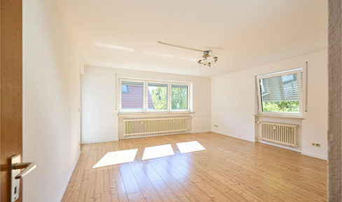 Secure investment: Rented 4-room apartment with balcony and underground parking in Krumbach (W2).