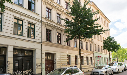 zentrale 3 ZKB + sonniger Balkon sucht Dich oder WG