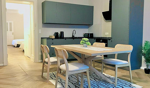 Top location near Savignyplatz & Kudamm - Exclusively renovated - 2 entrances, can be used as a shared flat