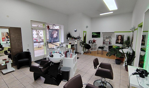 Hairdressing salon with a wide range of uses in Lauf-Kotzenhof
