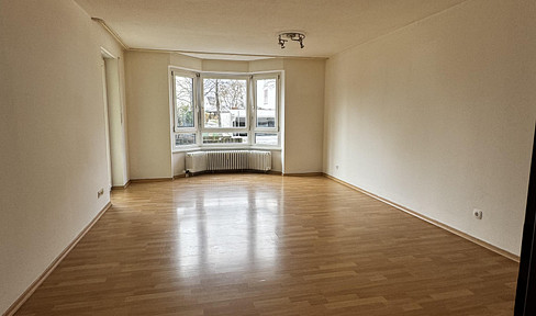 Bright 3-room apartment with balcony in top location Stadtbergen